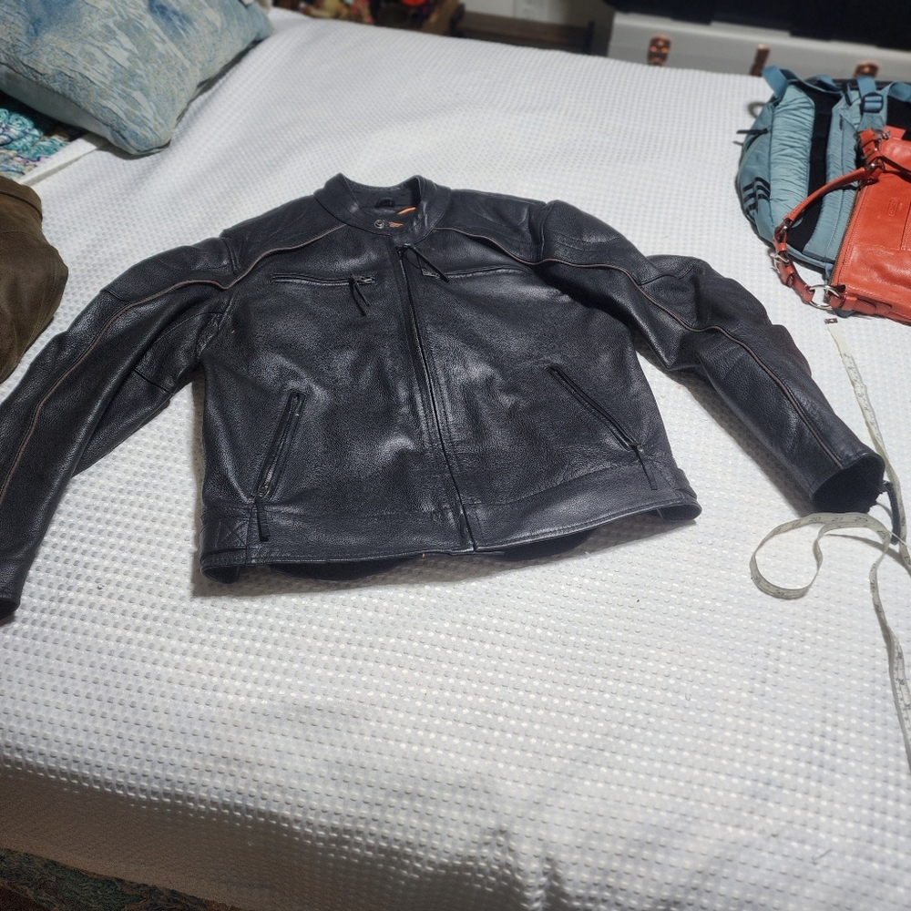 FIRST CLASSICS MEN EUC SZ LARGE 100% LEATHER MOTORCYCLE BIKER JACKET